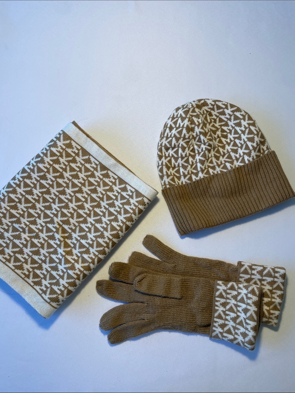🔥 Michael Kors MK Logo Knit Beanie & Gloves Set Tan Cream